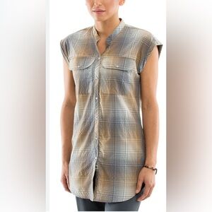 MEC Vida Short Sleeve Shirt Women's Size Medium UPF Hiking Travel‎ Plaid